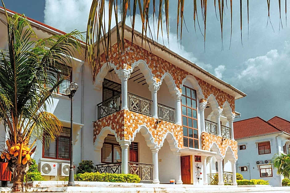 Sunny Palms Beach Bungalows