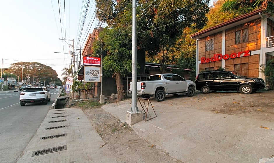 RedDoorz @ Camp Saint John Hotel La Union