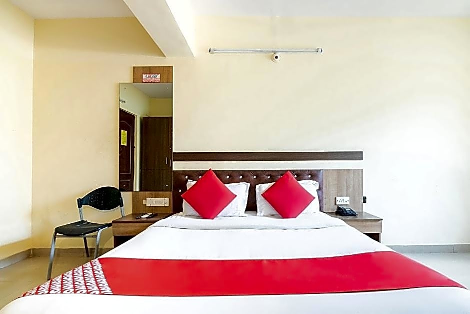 OYO 9016 Charu Comforts