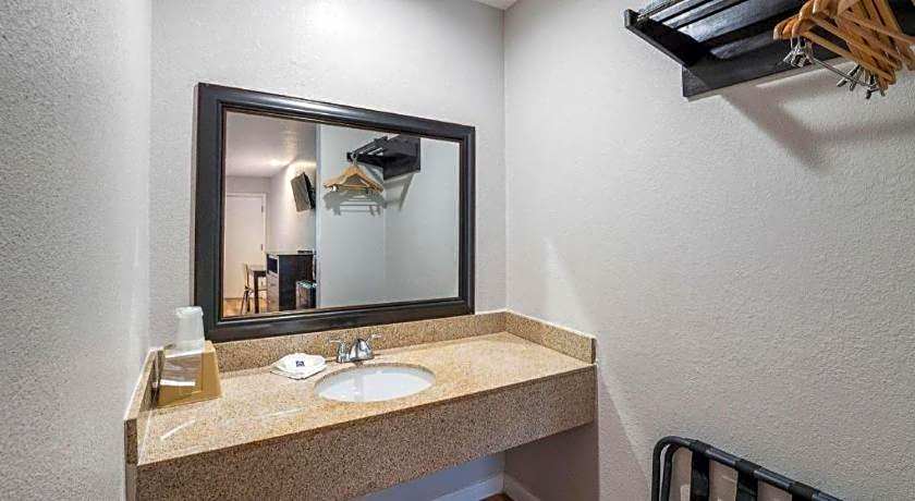 Motel 6 Dallas, TX