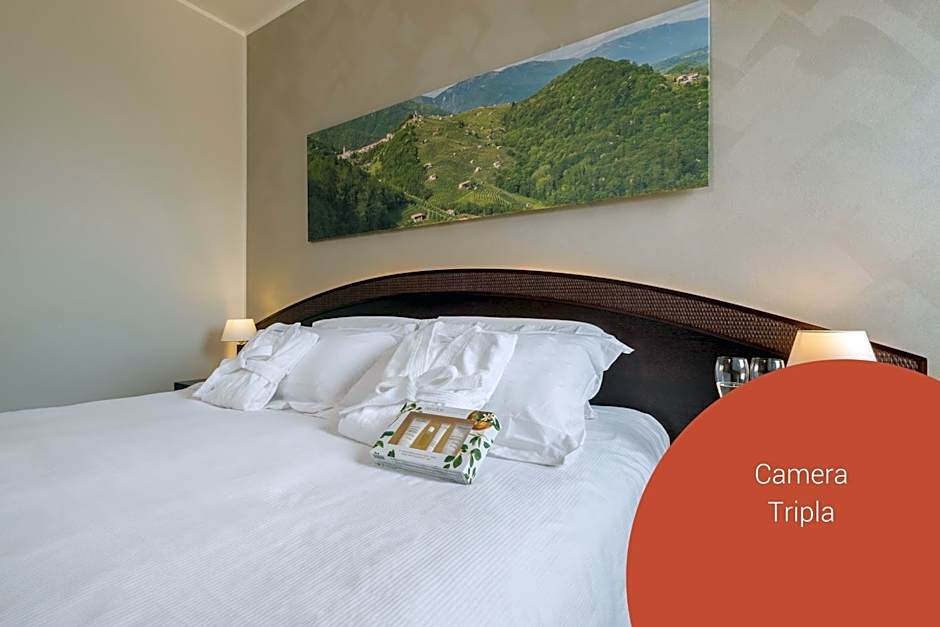 Photo 1 of 5 of Triple Room