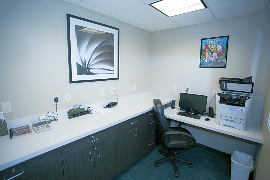 Candlewood Suites Fargo-North Dakota State University By IHG