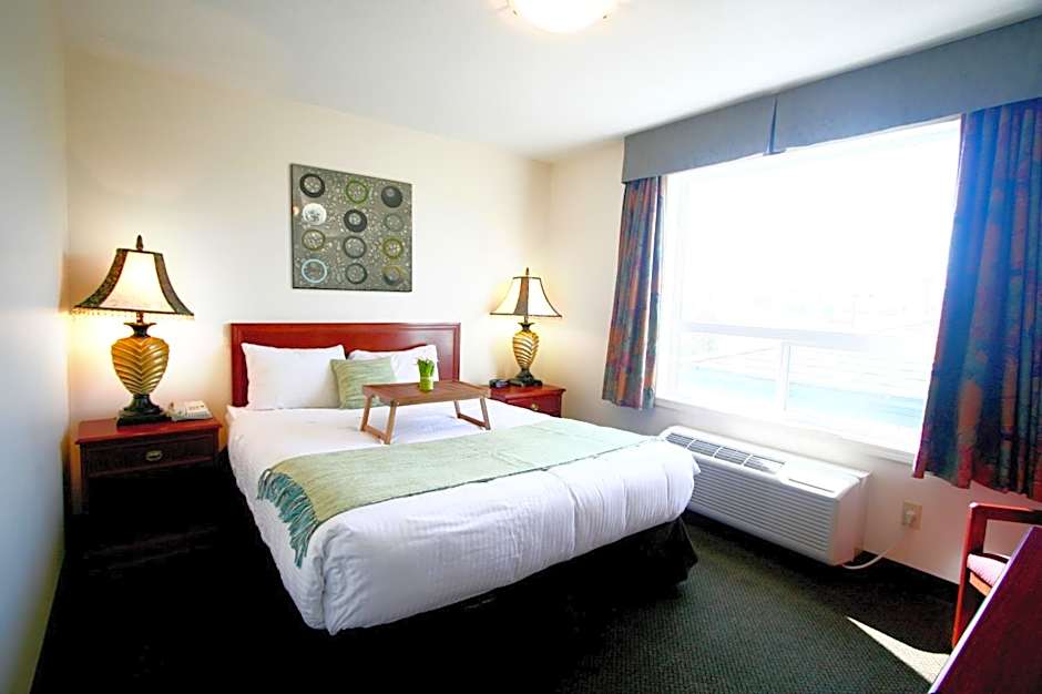 Photo 1 of 4 of 1 Queen Bed Suite