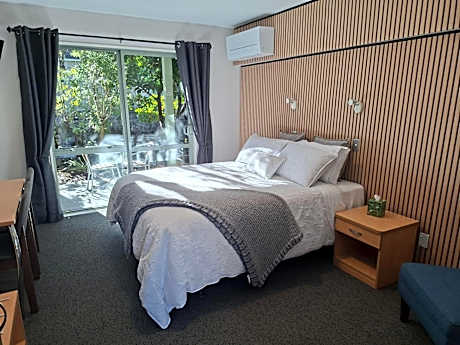 Queen Room with Balcony