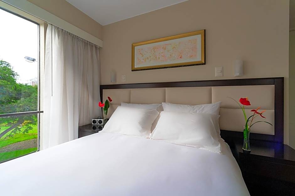 Roosevelt Hotel & Suites