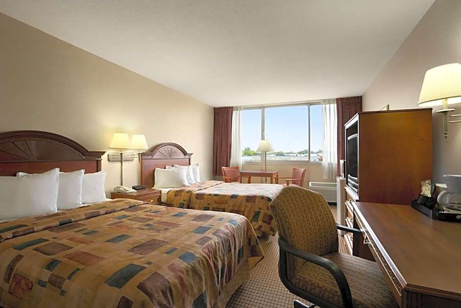 Days Inn by Wyndham Sidney OH