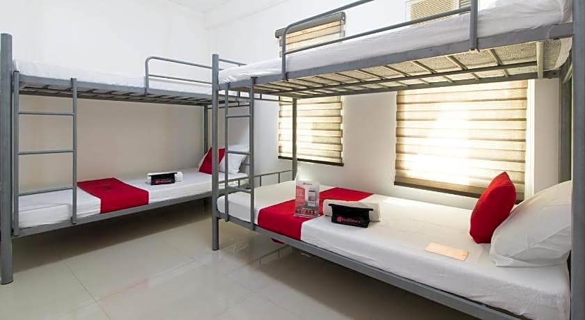 RedDoorz @ Teofila Lodge