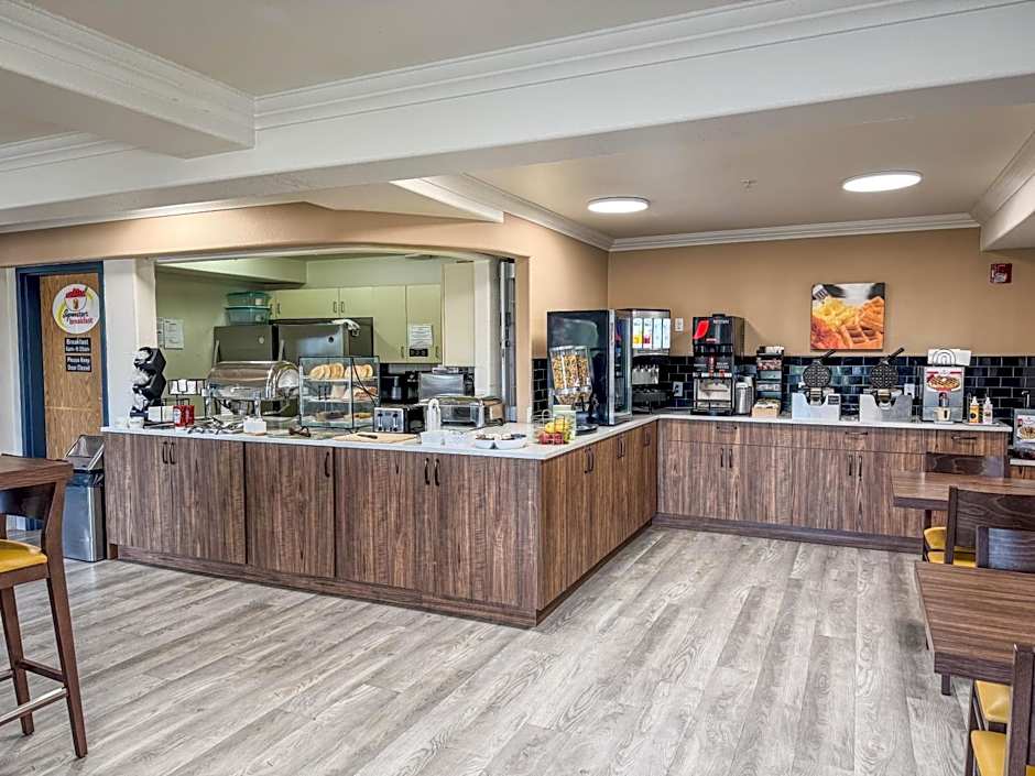 Super 8 by Wyndham High River AB