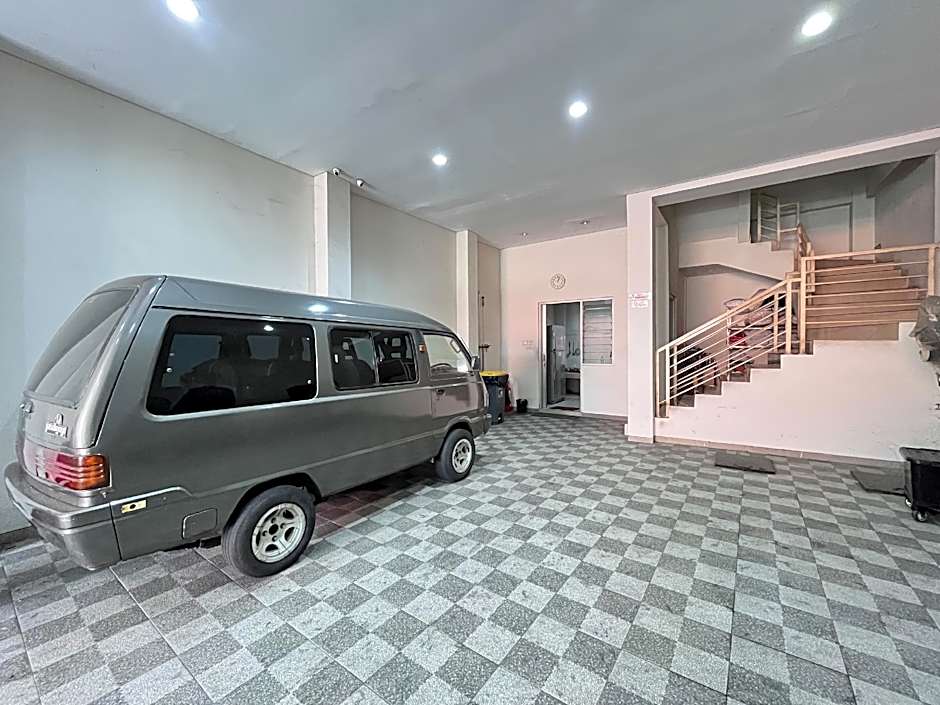 Urbanview Hotel Syariah Graha 8 Bubutan Surabaya