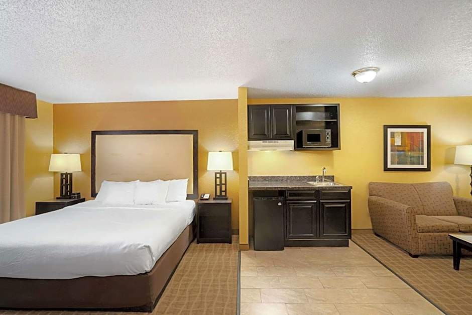 La Quinta Inn & Suites by Wyndham Hot Springs