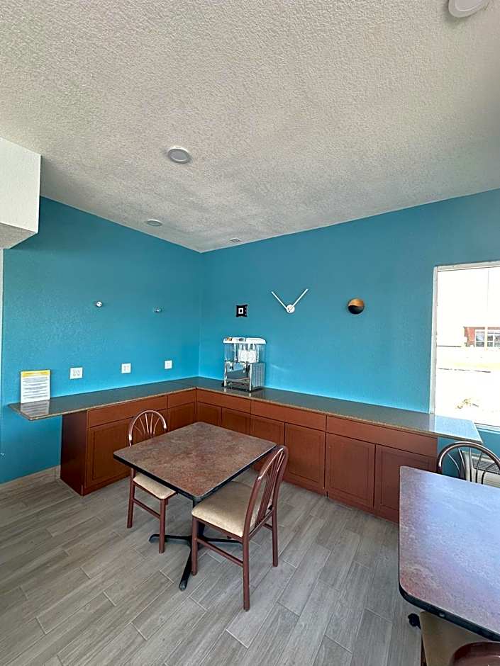 Days Inn by Wyndham Salina South