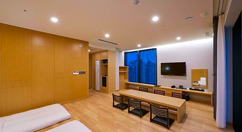CS Hotel