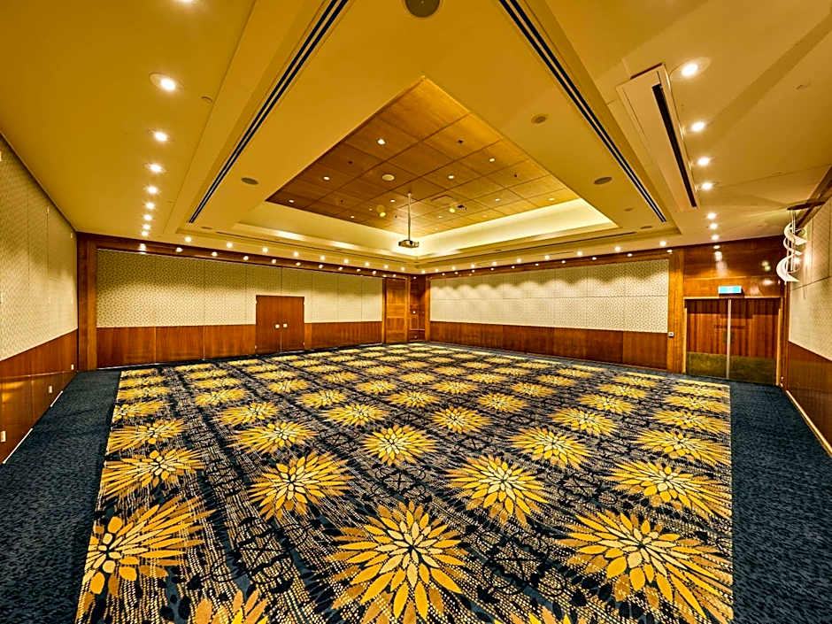 Pullman Reef Hotel Casino