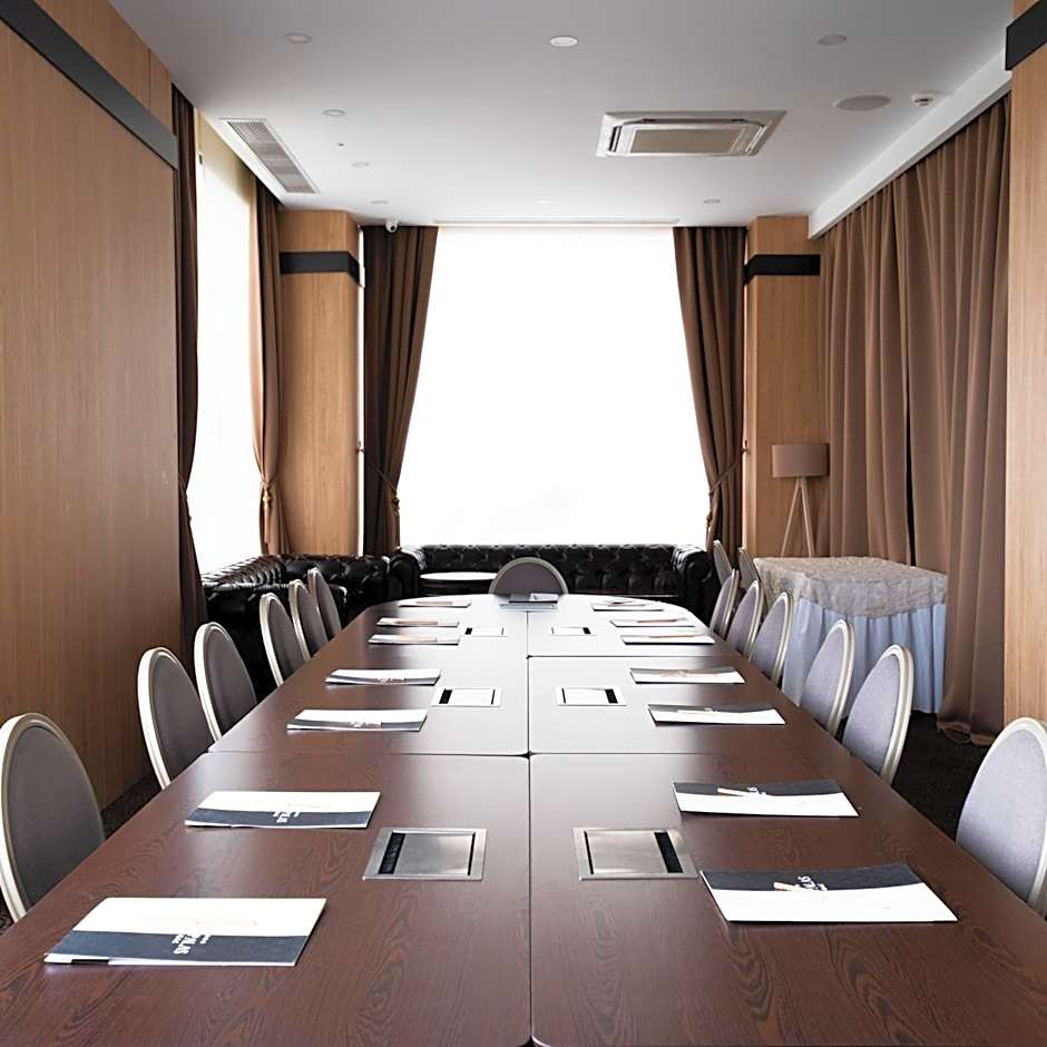 Karpalas City Hotel & Spa