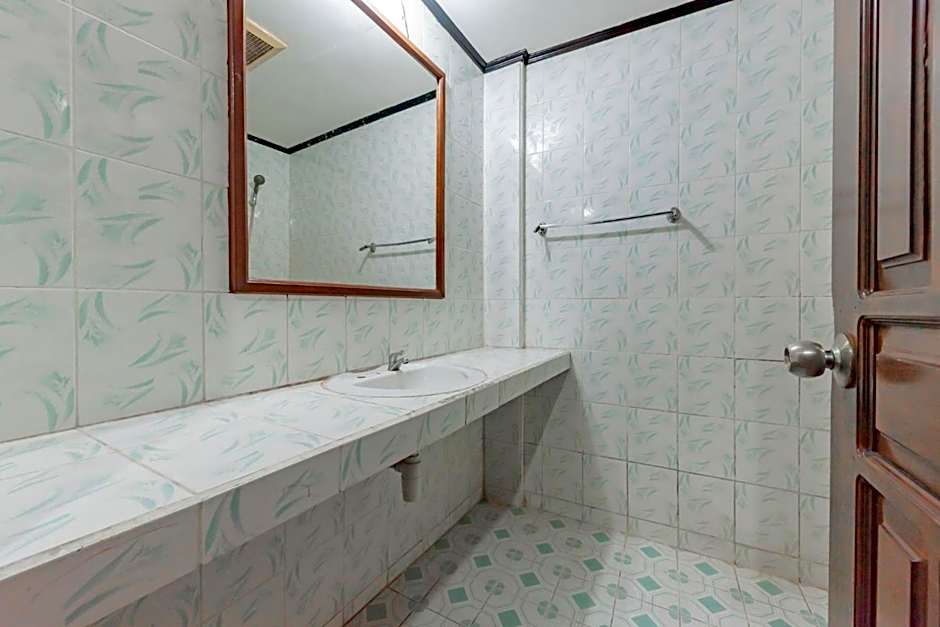 RedDoorz near Plaza Balikpapan