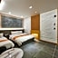 Aura Hotel