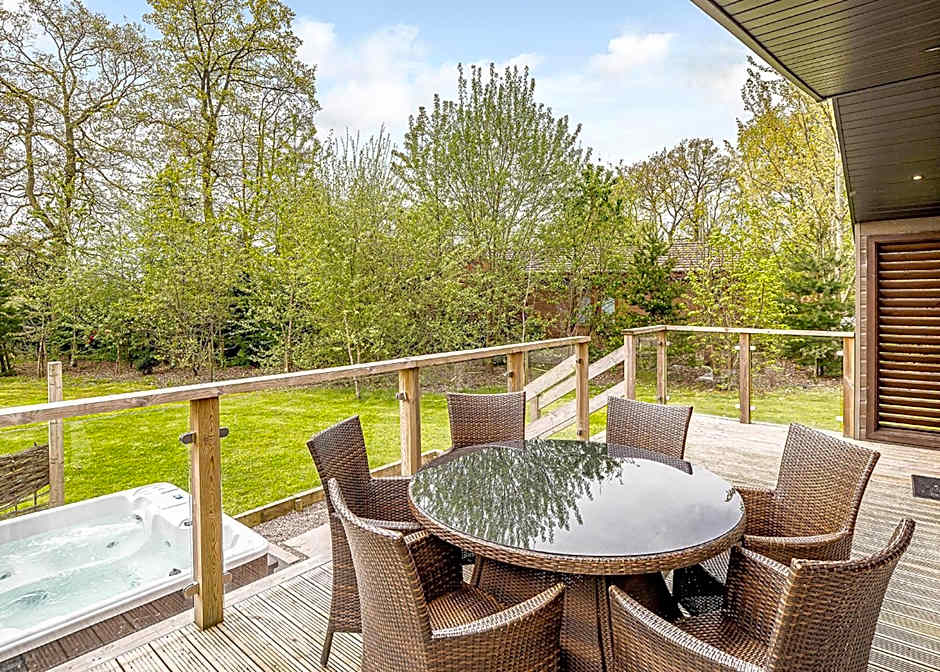 Ladera Retreat Lodges