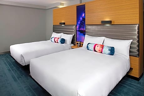 Suite, 2 Queen, City view