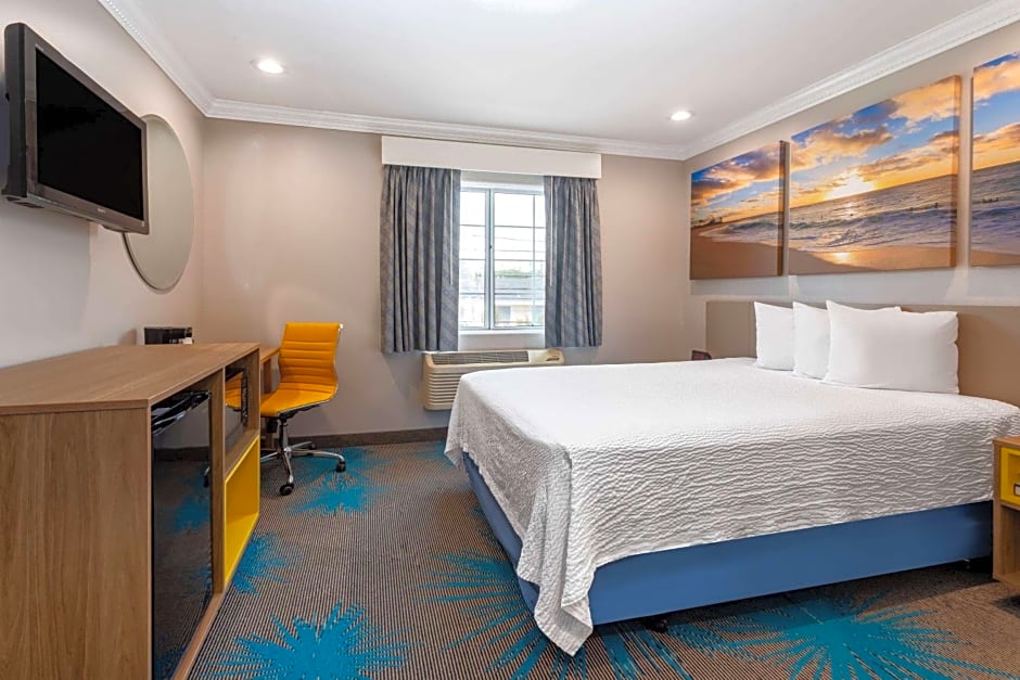 Days Inn by Wyndham Santa Monica