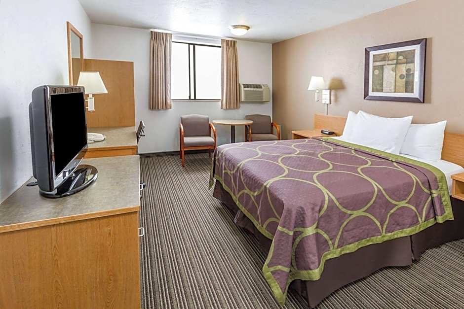 Super 8 by Wyndham Bend