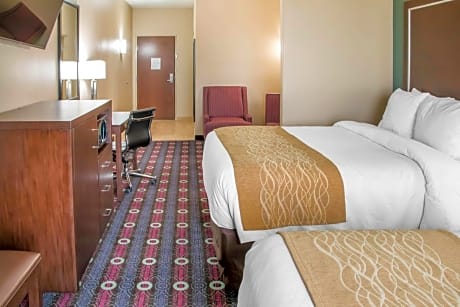 Queen Suite with Two Queen Beds - Hearing Accessible/Non-Smoking