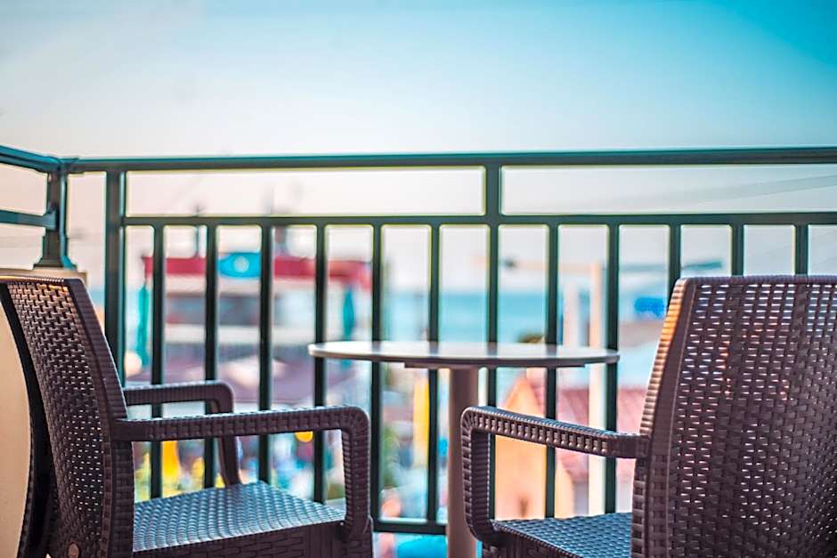 Stefania Studios by Estia