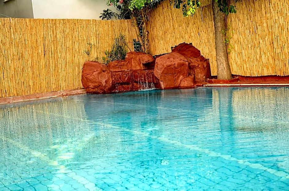 Two Seas Hotel