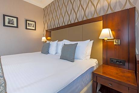 Superior Double Room with Balcony