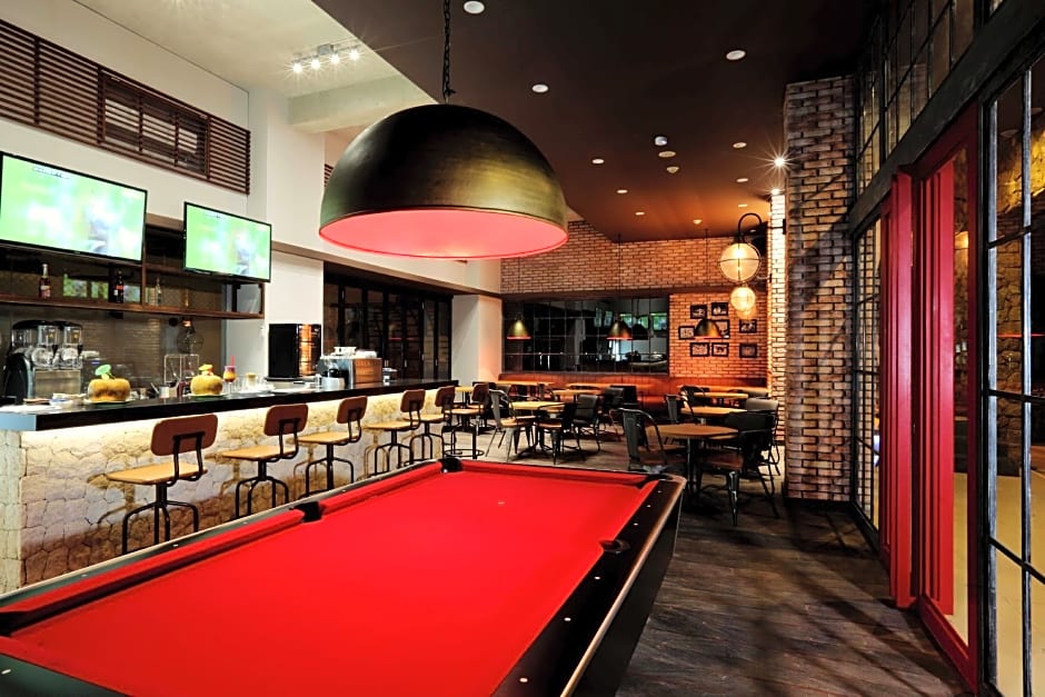 Mahogany Hotel