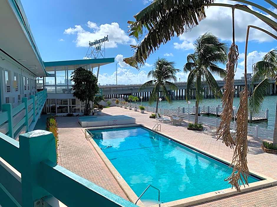 International Inn on the Bay