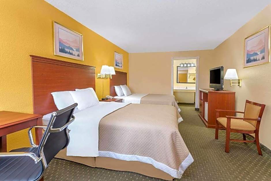 Photo 1 of 1 of Deluxe 2 Queen Beds, Nonsmoking