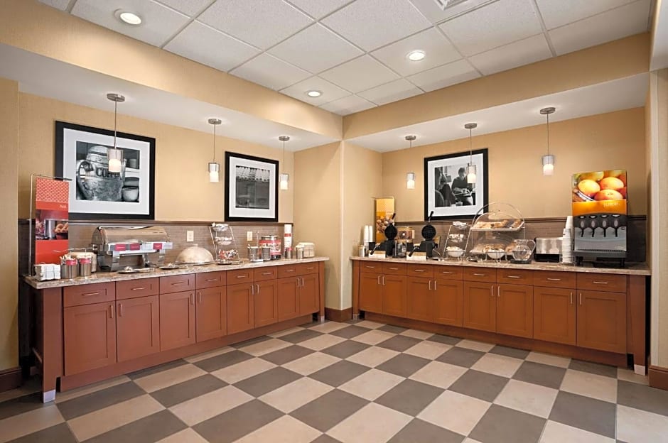 Hampton Inn By Hilton Magnolia