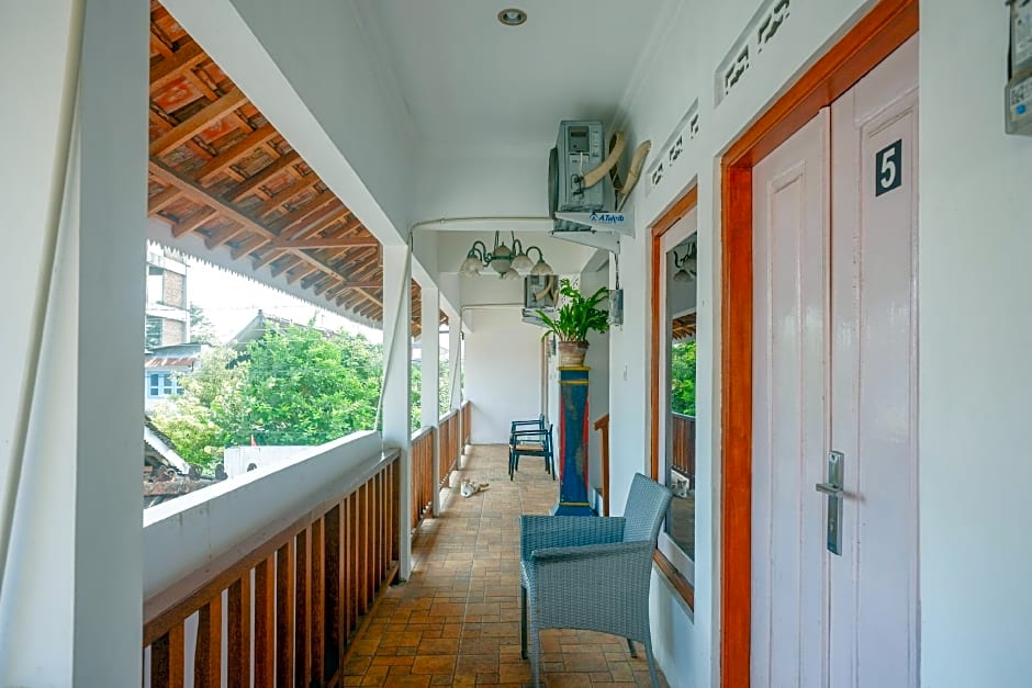 RedDoorz near Plengkung Gading 2