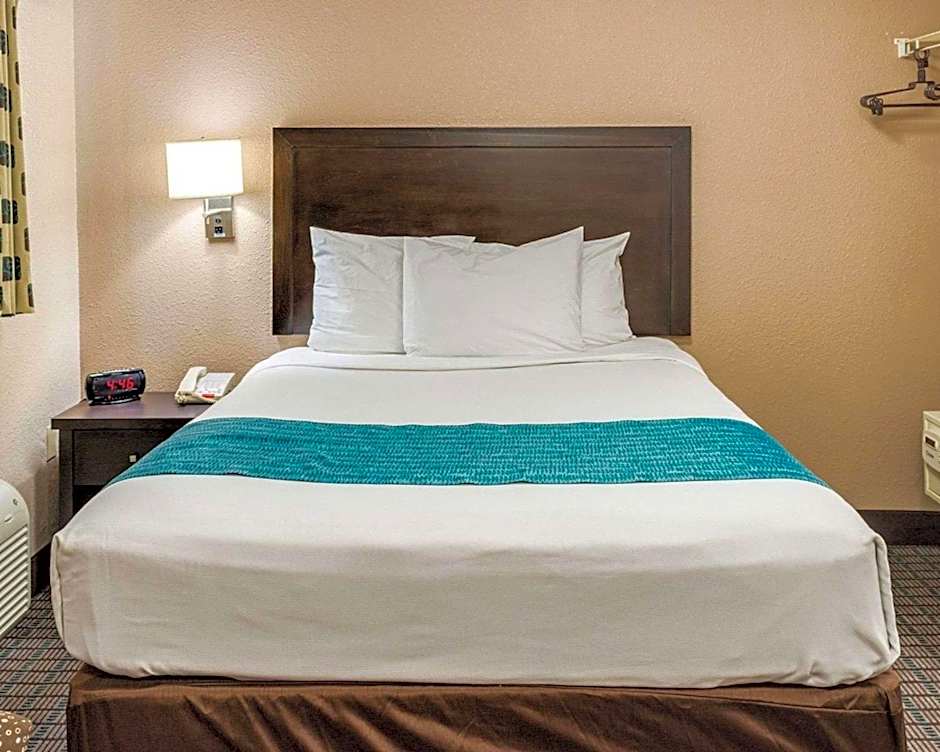 Suburban Studios Avondale