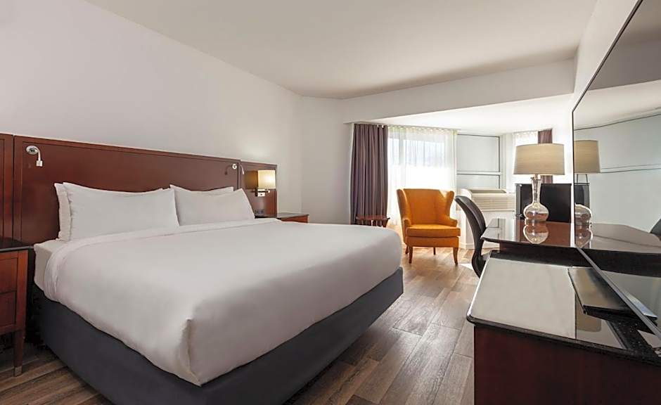 Strata Hotel