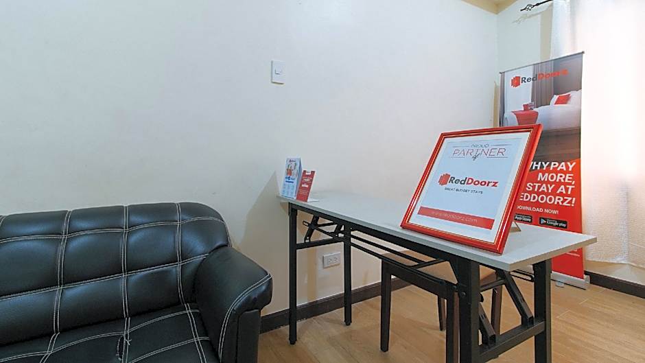 RedDoorz @ Greenview Hotel and Restobar Masbate