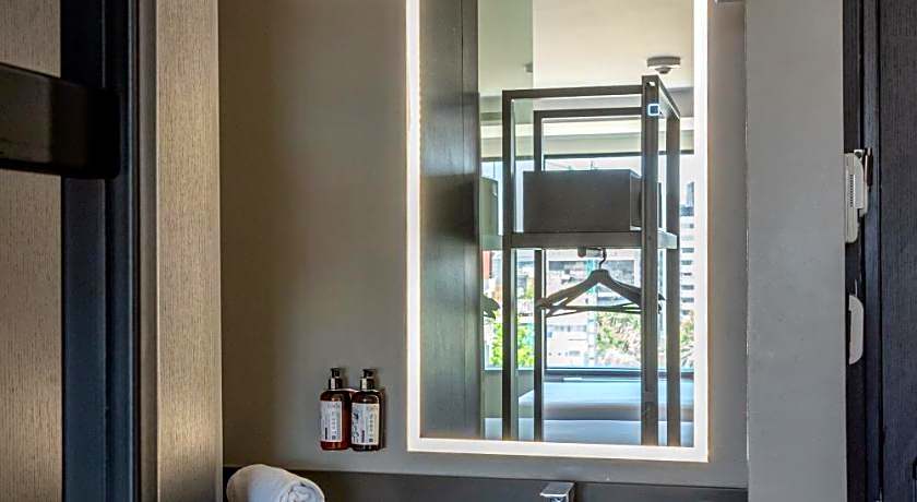 Ola Santiago Providencia, Tapestry Collection by Hilton