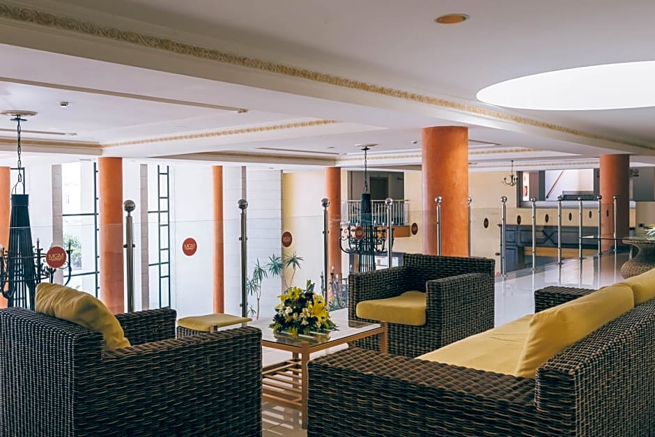 Grand Muthu Golf Plaza Hotel