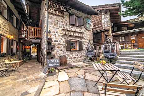 Hotel Petit Dahu - Chambres et Restaurant