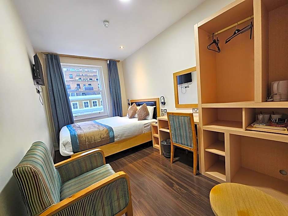 Cromwell International Hotel