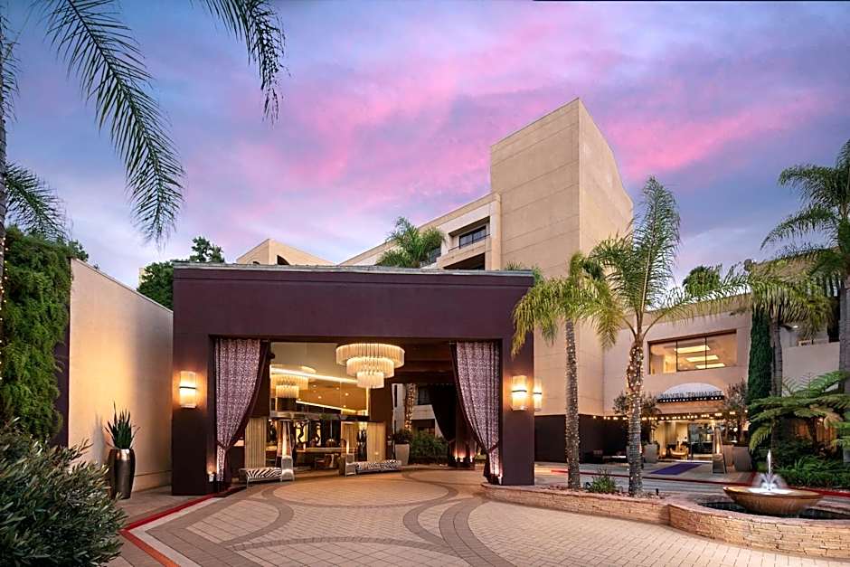 Avenue of the Arts Costa Mesa, a Tribute Portfolio Hotel