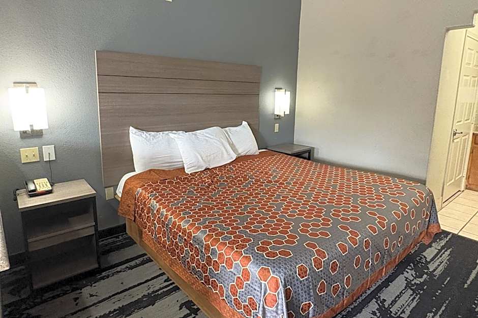 Regency Inn & Suites By Capital O Houston IAH Airport