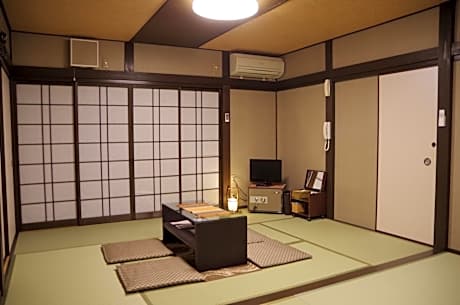 Japanese-Style Quadruple Room with Shared Bathroom