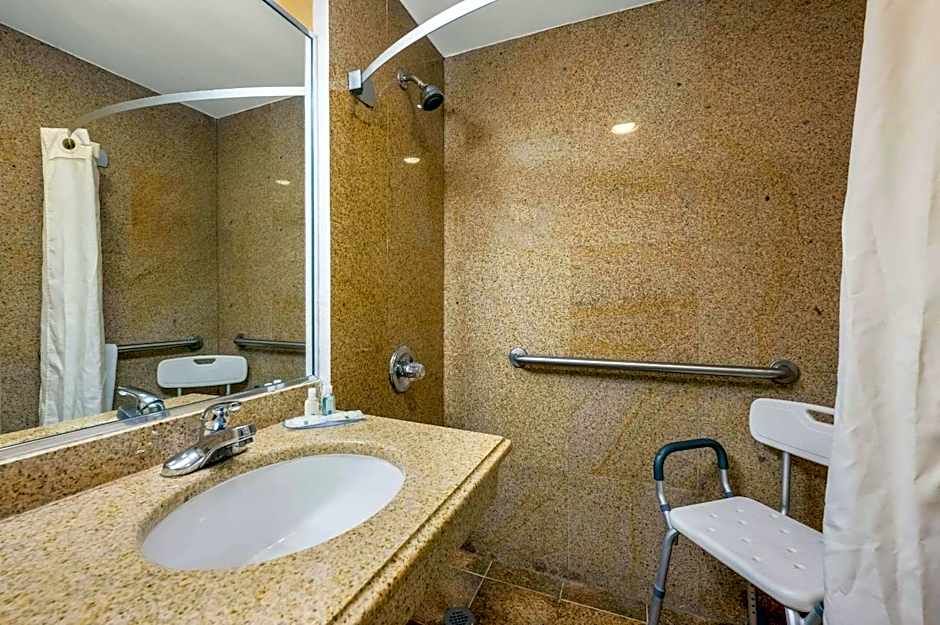 Quality Inn JFK Airport Rockaway Blvd