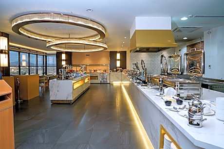 Best Western Plus Danat Almansak Hotel