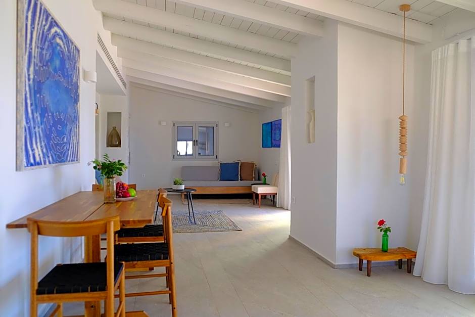 Evia Bay Suites and Retreats