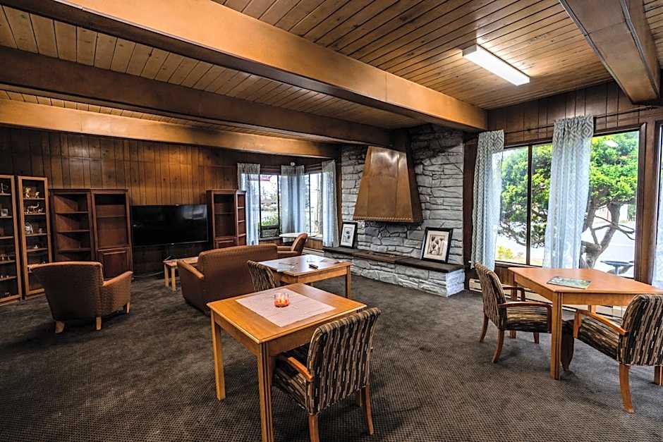 Blue Coast Inn & Suites