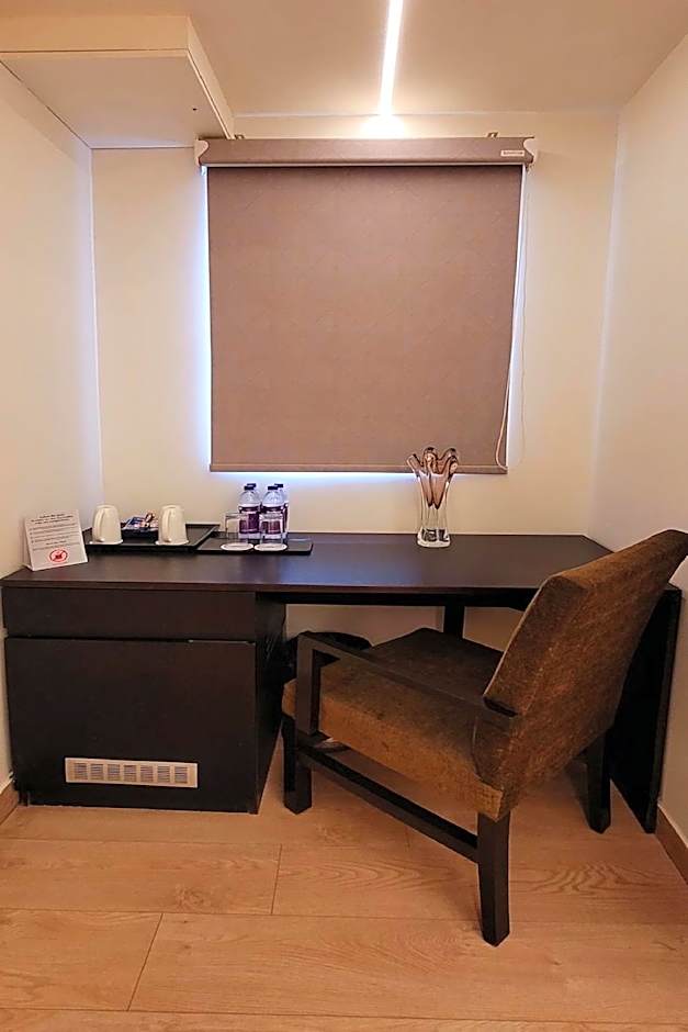 Photo 1 of 4 of Suite