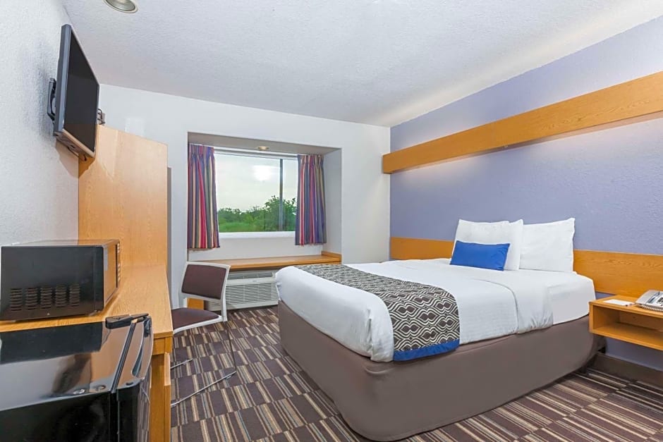 Microtel Inn & Suites by Wyndham Ardmore