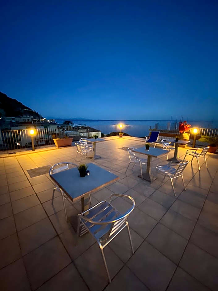 Riviera B&B Rooms and Apartament SEA-VIEW